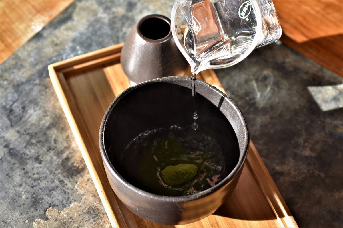 画材 Matcha Lake Textured Spouted Glass Matcha Bowl Pattern 1, Bamboo Matcha